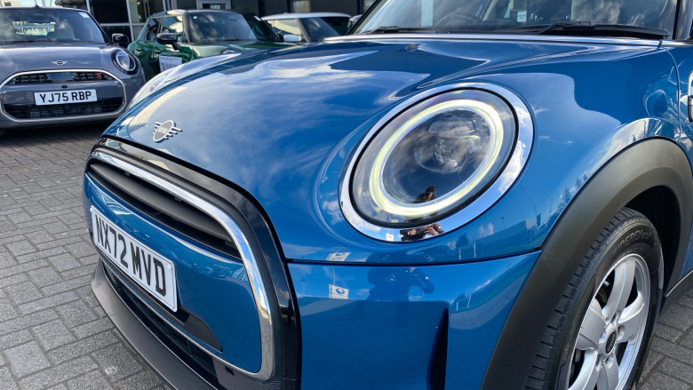 MINI Hatchback 1.5 Cooper Classic 5dr Auto Petrol Hatchback